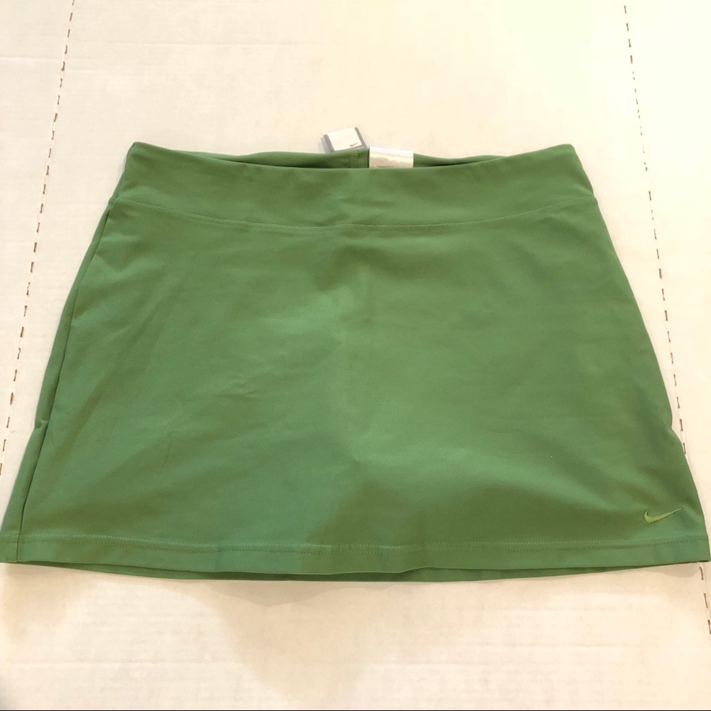 SzM Nike Kelly Green Women's Tennis Skort